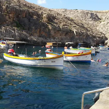 Side Sea View B, Steps Away To Bugibba Jetty, For The Blue Lagoon Boats And Other Islands Apartament
